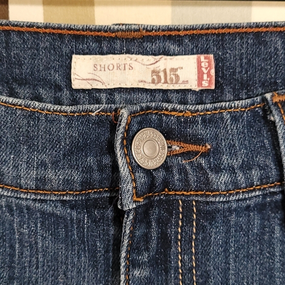 Levi's early 2000's 515 straight fit Mid-rise jean shorts, size 4 - Picture 3 of 6